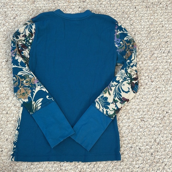 Sundance Floral Thermal Top - Picture 4 of 4